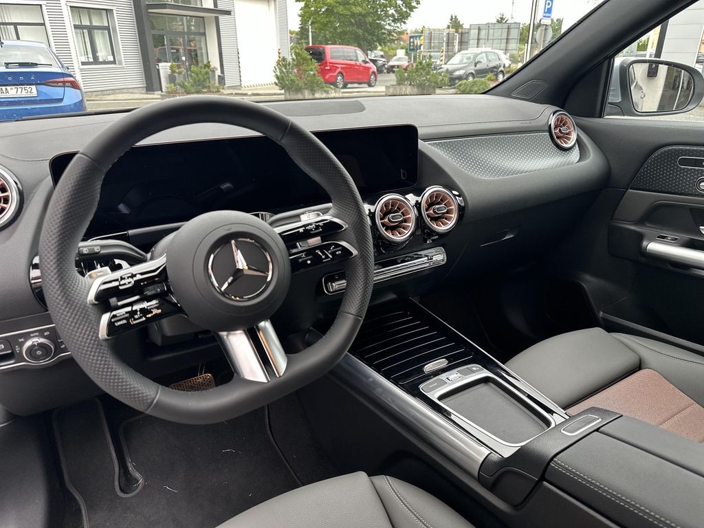 Mercedes-Benz EQA 300 4MATIC (foto 9)