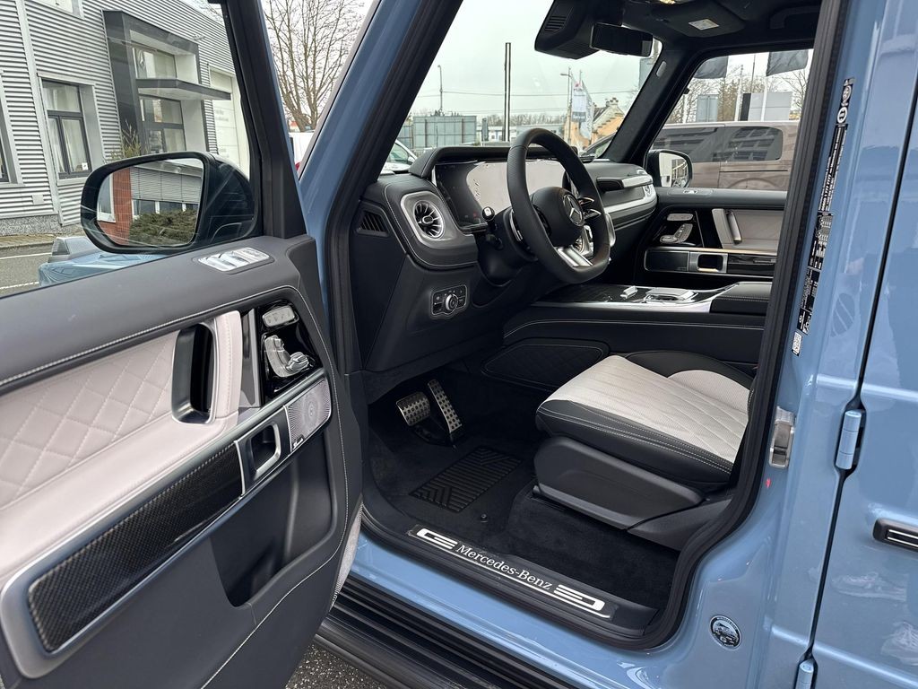 Mercedes-Benz G 580 s technologií EQ (foto 12)