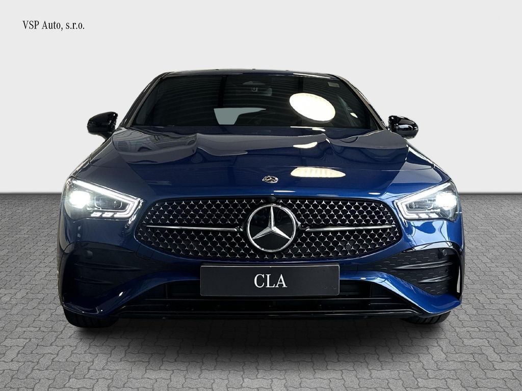 Mercedes-Benz CLA 200d Shooting Brake AMG Style Edition (foto 7)