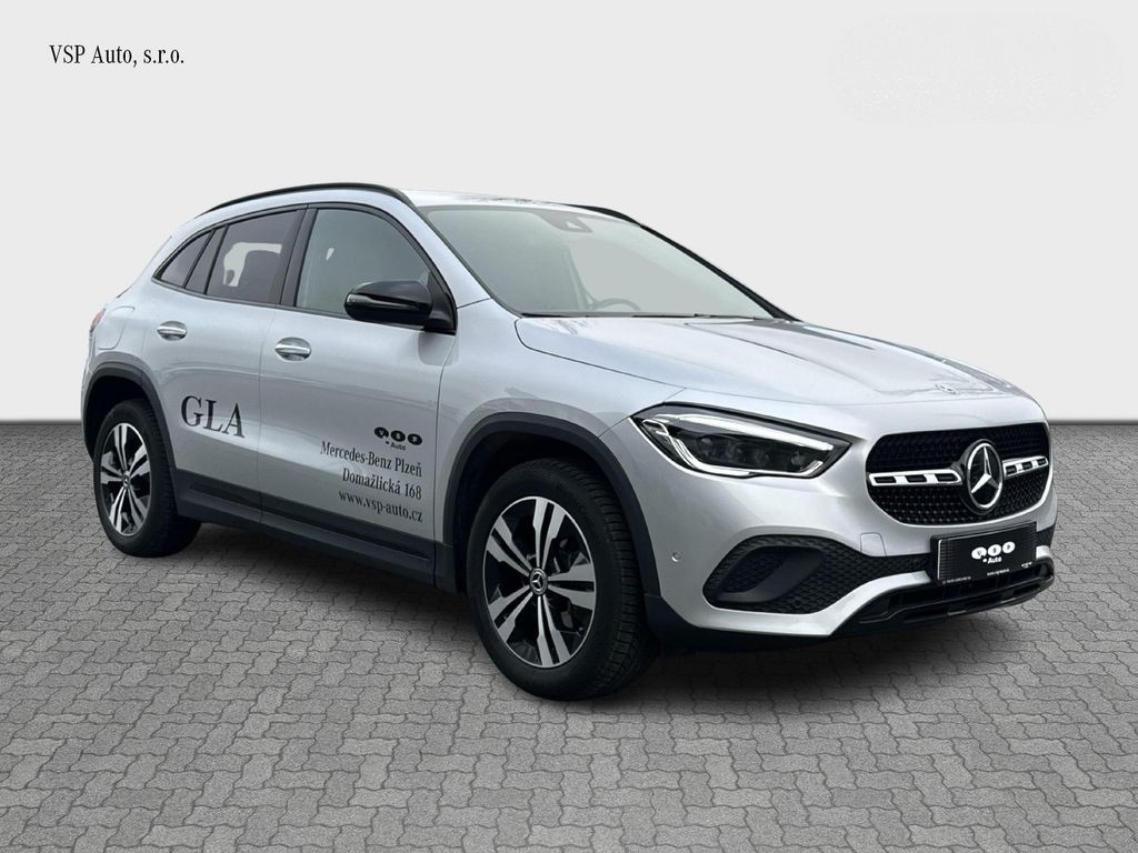 Mercedes-Benz GLA 250 e (foto 6)