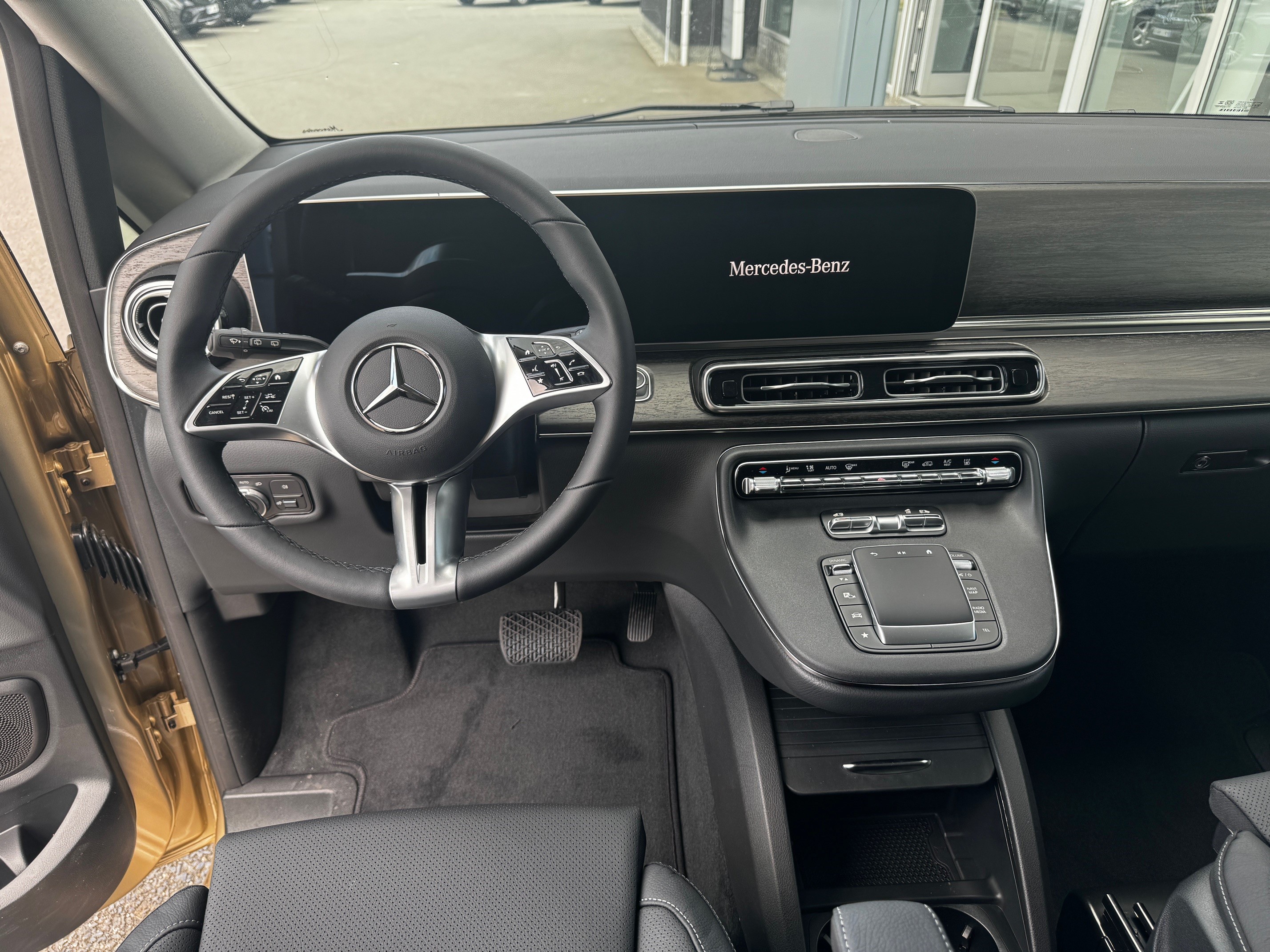 Mercedes-Benz NEW V300d Avantgarde 4MATIC DEMO